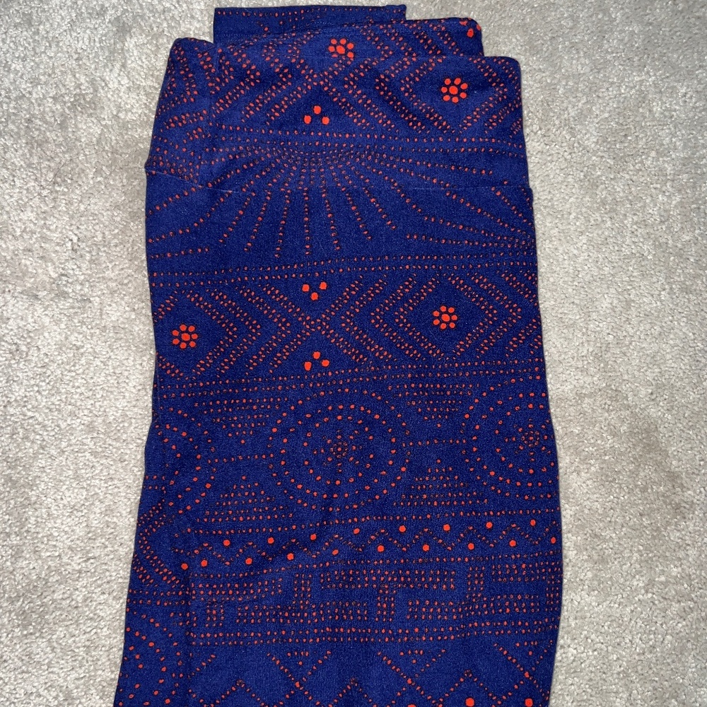 Lularoe Blue & Red Geometric Leggings Size Tall & Curvy (12-18)